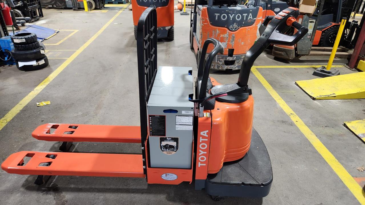 Toyota 7HBE30 Used Electric Pallet Jack