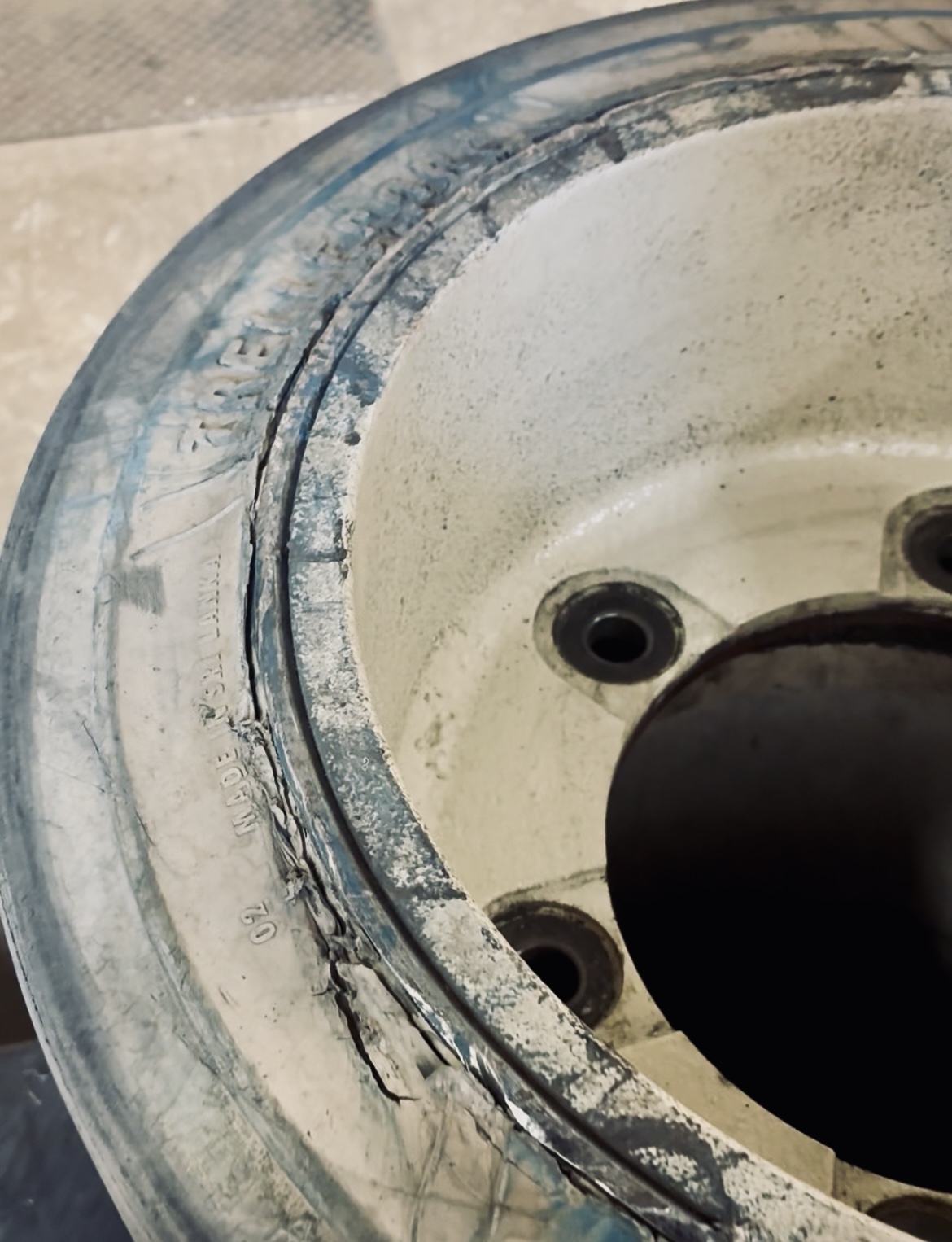 bad Forklift tire